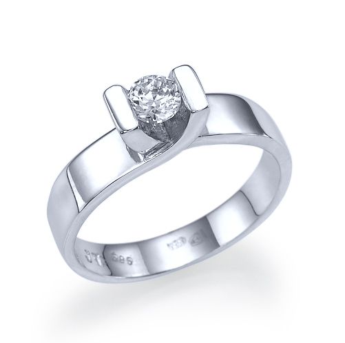 טבעת אירוסין זהב לבן סוליטייר "מריה" 0.31 קראט בעיצוב המדגיש את היהלום