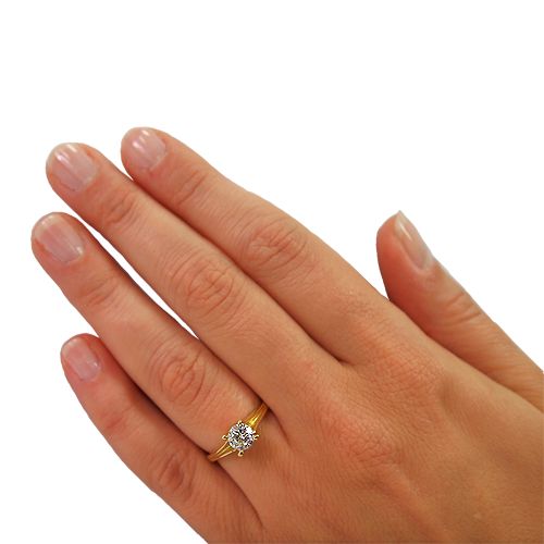טבעת אירוסין סוליטר זהב צהוב "לואיז" 0.51 קראט בעיצוב אלגנטי ונקי