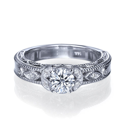 טבעת יהלומים "ליז" בעיצוב עתיק ומיוחד 0.63 קראט זהב לבן