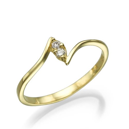 טבעת זהב ויהלומים עדינה "ויויאן" בצורת מרקיזה  
