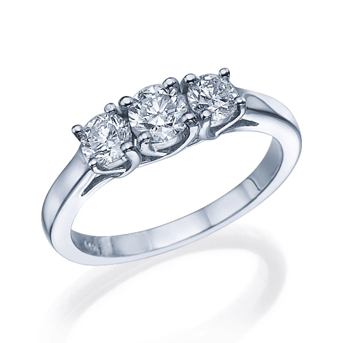 טבעת "3 יהלומים" בעיצוב מיוחד 0.81 קראט מזהב לבן