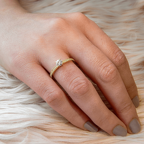 טבעת אירוסין זהב צהוב "לורן" 0.71 קראט יהלומים