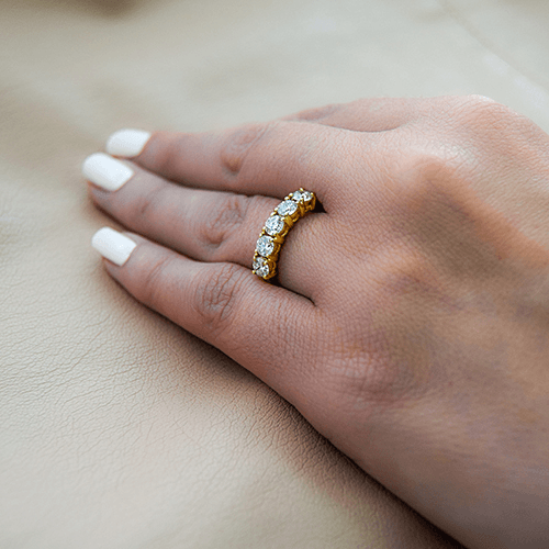 טבעת אירוסין זהב צהוב 5 יהלומים במשקל 1.01 קראט