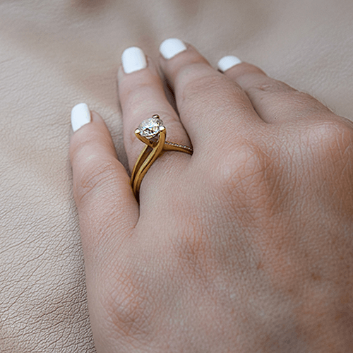 טבעת אירוסין זהב לבן איב 1.04 קראט בשיבוץ יהלום יוקרתי 