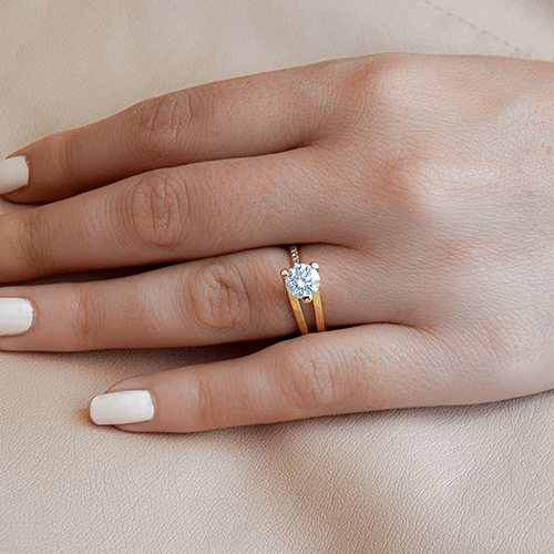 טבעת אירוסין זהב לבן איב 1.04 קראט בשיבוץ יהלום יוקרתי 