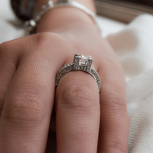 טבעת אירוסין זהב לבן "דיאז" 1.86 קראט בסגנון יוקרתי