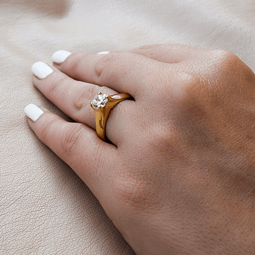 טבעת אירוסין זהב לבן "מורן" 1.01 קראט בעלת מראה מרשים ויוקרתי