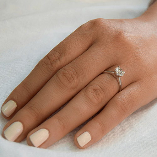 טבעת יהלומים "דייזי" 0.51 קראט זהב לבן