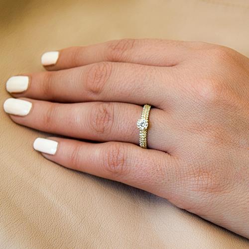 טבעת יהלומים "קיי" 0.92 קראט בעיצוב קלאסי מזהב לבן