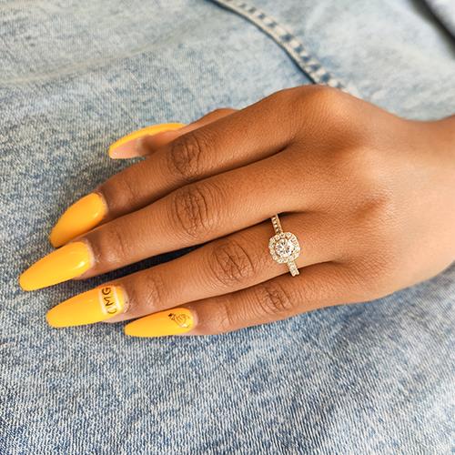 טבעת זהב צהוב "אלה" 0.71 קראט בשיבוץ יהלום בעיצוב קושיין