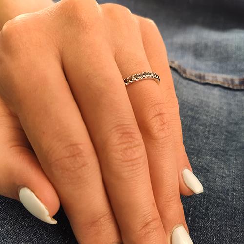 טבעת נישואין "ניקי" 0.25 קראט משובצת יהלומים שחורים